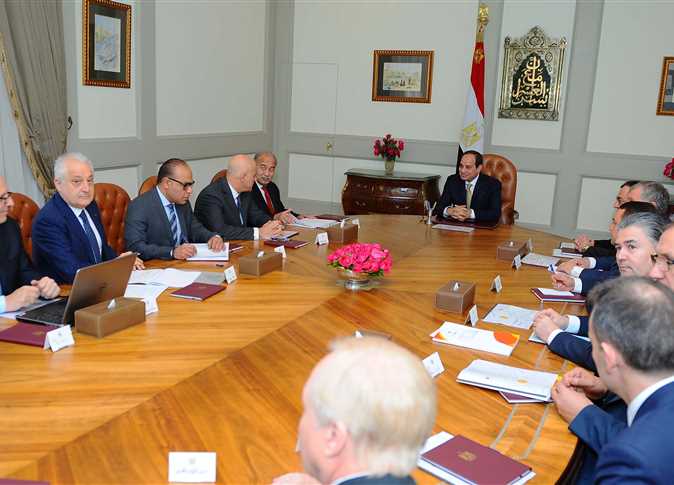 السيسي يلتقي رؤساء شركات البترول الأجنبية بمصر 1 سيسي 2
