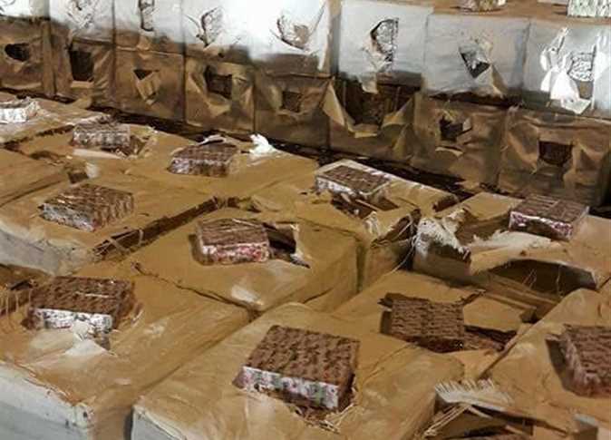 ضبط 25 مليون قرص مخدر في ميناء بورسعيد قبل تهريبها داخل البلاد 11 ضبط حاوية بها 25 مليون قرص مخدر في ميناء بورسعيد