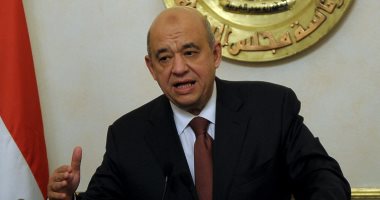 وزير السياحة يصدر قرارًا بوقف إنشاء فروع للشركات السياحية لمدة عام