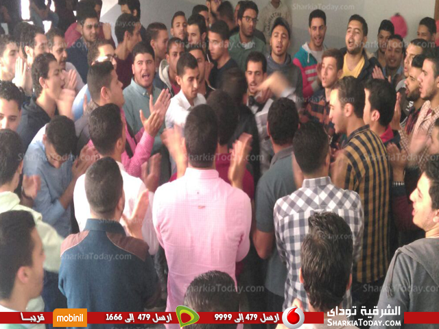 استمرار الوقفة الاحتجاجية لطلاب معهد الهندسة للتكنولوجيا ببلبيس 4 استمرار الوقفة الاحتجاجية لطلاب معهد الهندسة للتكنولوجيا ببلبيس 5