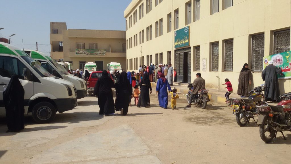 الكشف عن 2300 حالة مرضية بالمجان بقرية «بحر البقر» بالحسينية 3