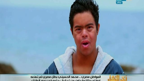 بالفيديو .. قصة شاب من ذوي الاحتياجات الخاصة يستعد لعبور المانش