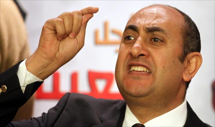 خالد علي: حكم الأمور المستعجلة في تيران وصنافير لا يمثل أي خطر دستوري 7 خالد علي حكم الأمور المستعجلة في تيران وصنافير لا يمثل أي خطر دستوري