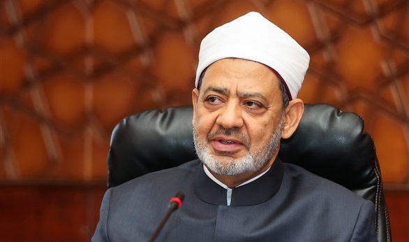 سر طلب لاعب نادي روما مقابلة شيخ الأزهر