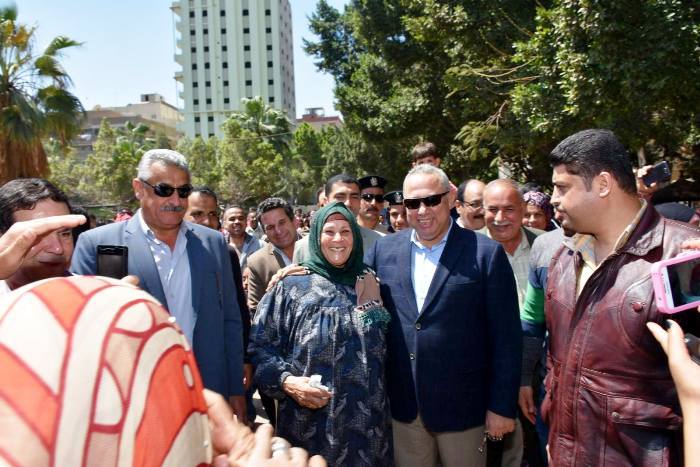 محافظ الشرقية يشارك المواطنين الاحتفال بشم النسيم بالزقازيق 3