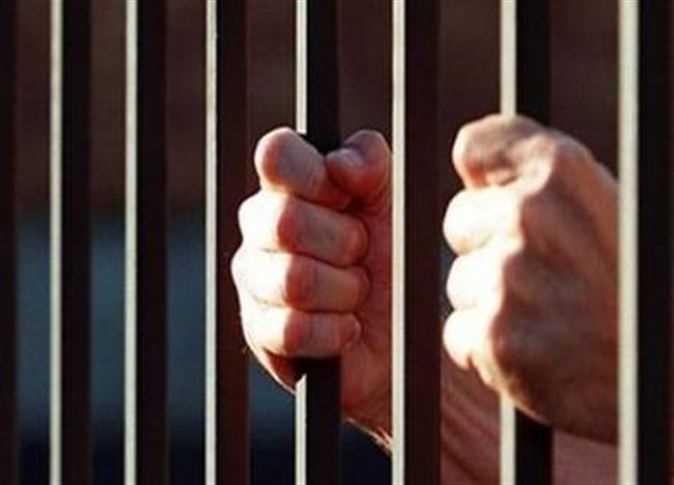 السجن المشدد 3 سنوات لطالب قتل مواطن لمعاتبته على تحرشه بفتاة بالشرقية 14 السجن المشدد 3 سنوات لطالب قتل مواطن لمعاتبته على تحرشه بفتاة بالشرقية