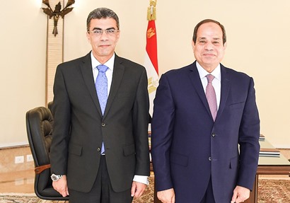 ياسر رزق: الرئيس سيستجيب لطلبات الشعب ويترشح مرة أخرى 15 رزق و السيسي