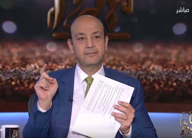 عمرو أديب يستنكر «قرار التصريح بموائد الرحمن»