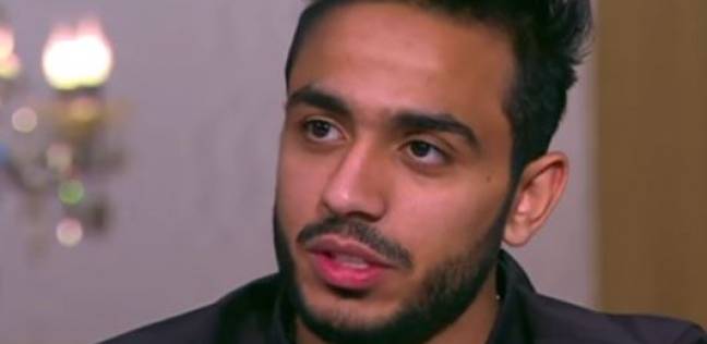 كهربا يكشف سر ركله لهاتف أحد المشجعين بمطار الملك فيصل 4 كهربا يكشف سر ركله لهاتف أحد المشجعين بمطار الملك فيصل