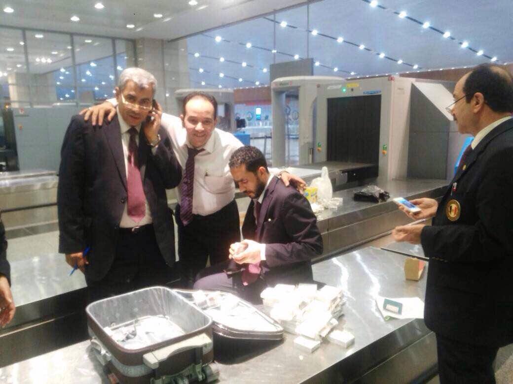مطار القاهرة يضبط راكب قادم من إيطاليا حاول تهريب أدوية بـ700 ألف جنيه 1