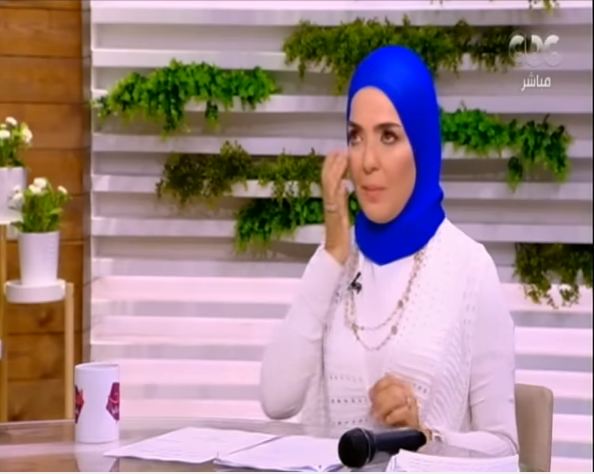 بالفيديو.. منى عبدالغني تبكي على الهواء بسبب ابنتها 4 مني عبدالغني تبكي على الهواء بسبب ابنتهاء