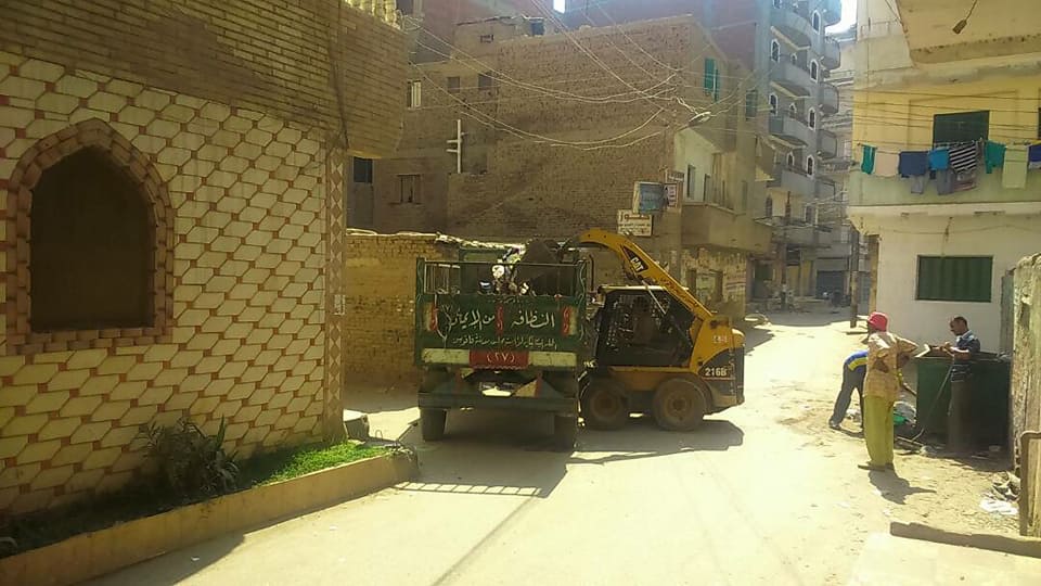 استمرار حملات النظافة بمدينة فاقوس لثالث أيام العيد 3 19437774 1846013589051984 150790482546563867 n