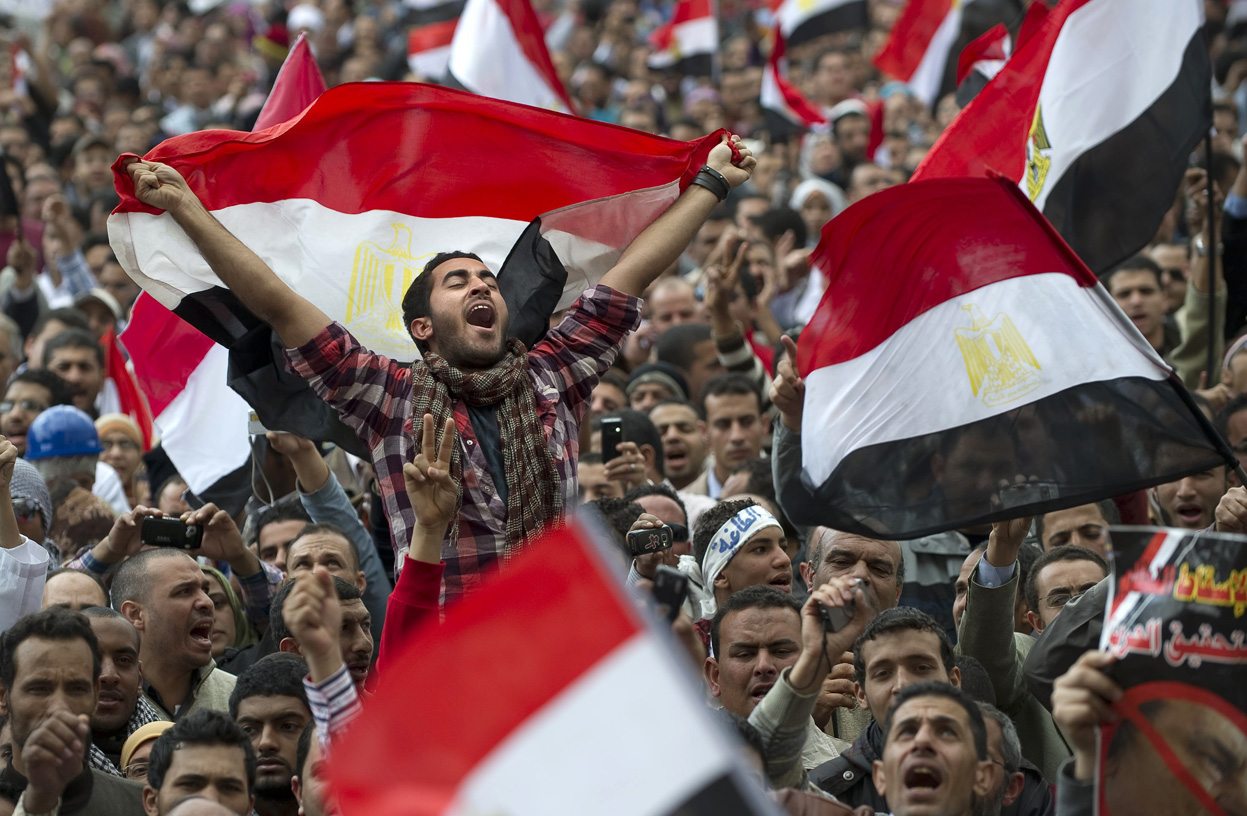 البرلمان: استدعاء وزير التعليم لمناقشة قرار حذف ثورتي يناير ويونيو من التاريخ 18 بالرلامت