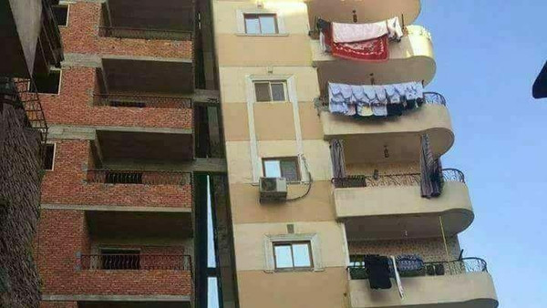 عمارة جديدة تميل على أخرى مجاورة لها بالإسكندرية 5 عمارة بجديدة تميل على أخرى مجاورة لها بالإسكندرية
