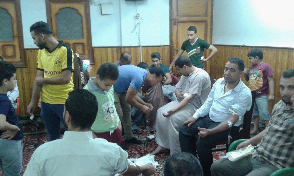 قرية هرية تحتفل بليلة القدر بحملة للتبرع بالدم 2