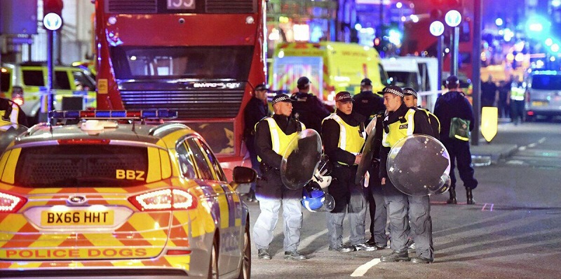 وفاة 6 مواطنين إثر حادث دهس بلندن .. ورئيس الوزراء ترد