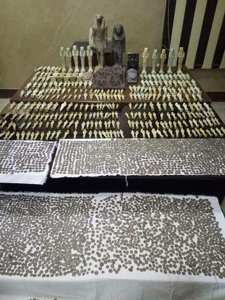 تفاصيل ضبط تشكيل عصابي بحوزته 5511 قطعة أثار بههيا 1 2تفاصيل ضبط تشكيل عصابي بحوزته 5511 قطعة أثار بههيا