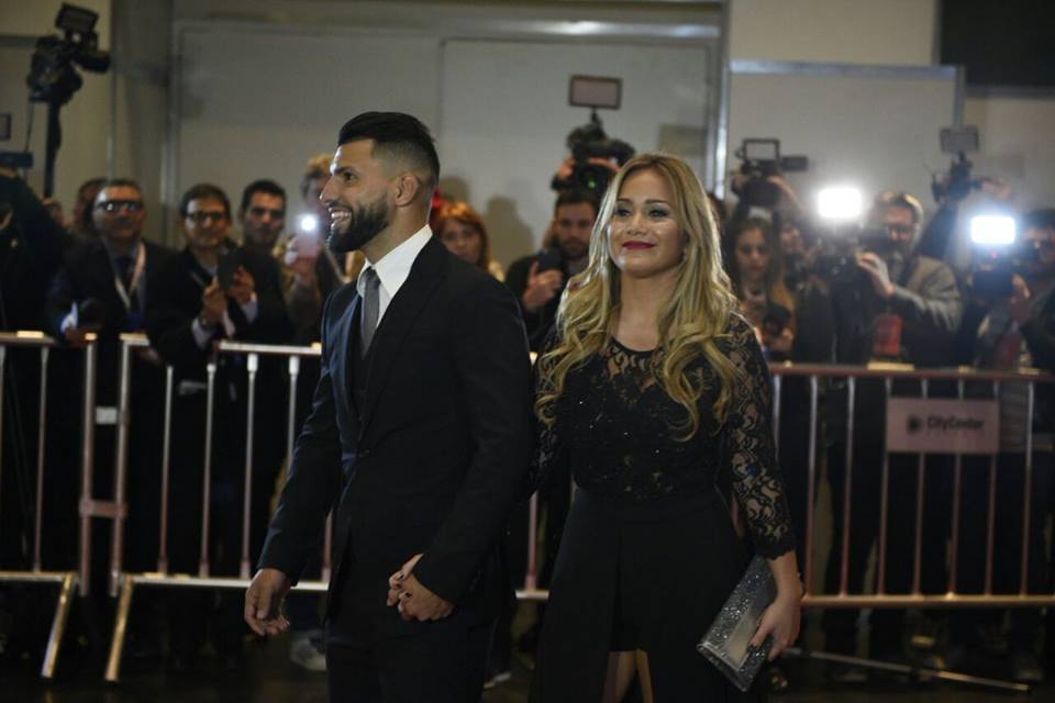 نجوم الكرة الأجانب يتوافدون على زفاف ميسي .. وهذا ما طلبه من المدعوين 5 3%D9%86%D8%AC%D9%88%D9%85 %D8%A7%D9%84%D9%83%D8%B1%D8%A9 %D8%A7%D9%84%D8%A3%D8%AC%D8%A7%D9%86%D8%A8 %D9%8A%D8%AA%D9%88%D8%A7%D9%81%D8%AF%D9%88%D9%86 %D8%B9%D9%84%D9%89 %D8%B2%D9%81%D8%A7%D9%81 %D9%85%D9%8A%D8%B3%D9%8A .. %D9%88%D9%87%D8%B0%D8%A7 %D9%85%D8%A7 %D8%B7%D9%84%D8%A8%D9%87 %D9%85%D9%86 %D8%A7%D9%84%D9%85%D8%AF%D8%B9%D9%88%D9%8A%D9%86