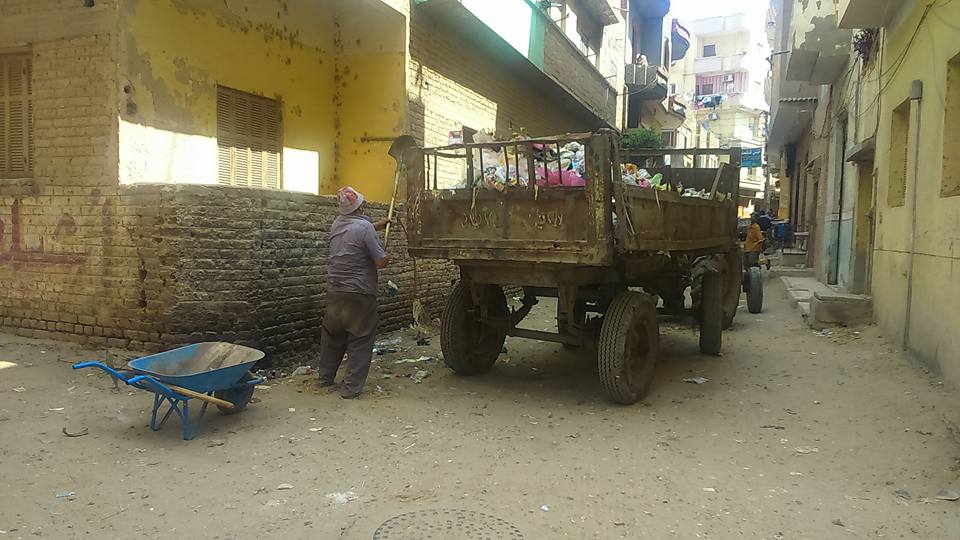 استمرار أعمال النظافة بشوارع فاقوس 2 حملات النظافة بمدينه فاقوس2