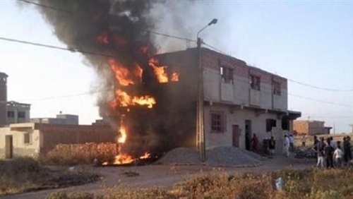 نشوب حريق في منزل من طابقين بالزقازيق 1 نشوب حريق في منزل من طابقين بالزقازيق