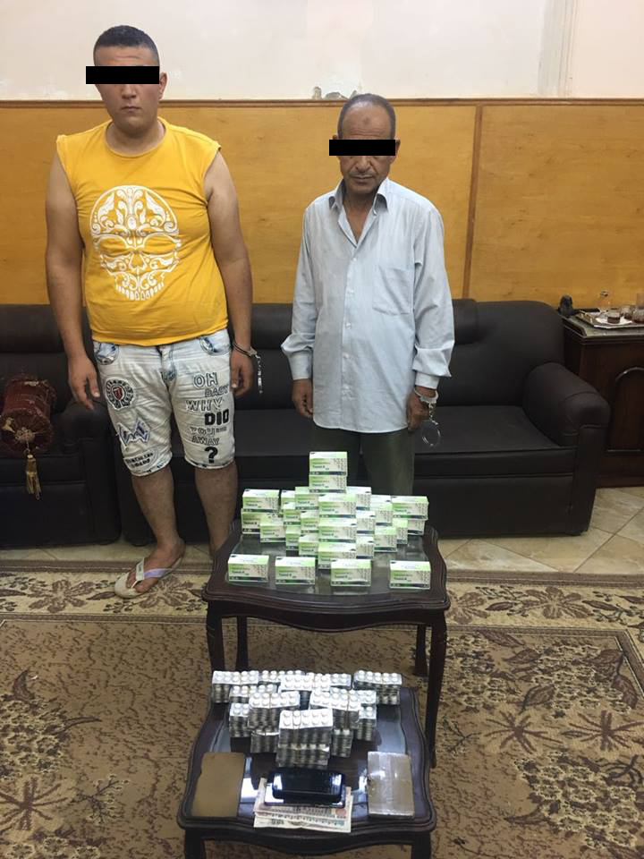 ضبط عاطلين بحوزتهما 5000 قرص تامول بفاقوس 1 1 3