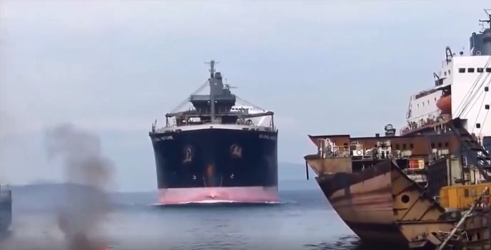 أغرب حوادث السفن.. فالغالب القبطان كان نايم
