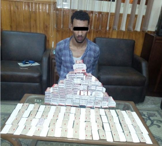 الطبش في قبضة مباحث المخدرات ببلبيس 1 الطبش في قبضة مباحث المخدرات ببلبيس.jpg1