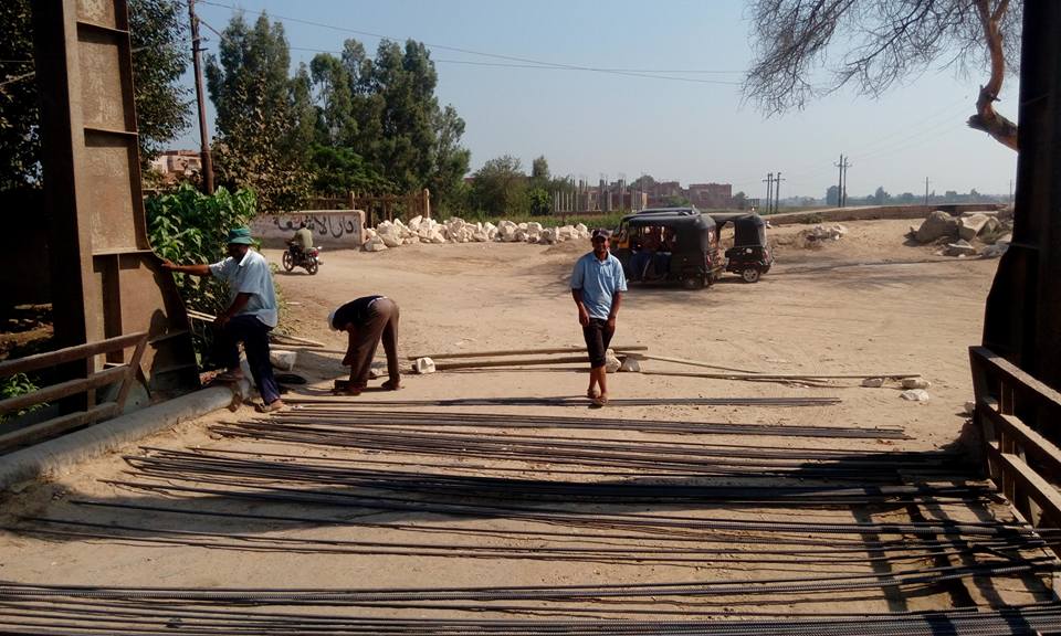 بدء أعمال ترميم كوبري صفط القناطر بأبوحماد 1 بدءأعمال ترميم كوبري صفط القناطر بأبوحماد