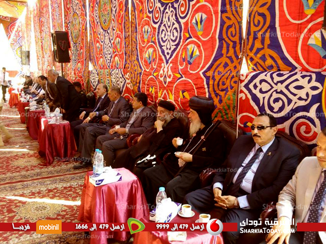 توافد القيادات الأمنية ورجال الدين إلى عزاء والدة محافظ الشرقية بفاقوس 2 توافد القيادات الأمنية ورجال الدين إلى عزاء والدة محافظ الشرقية بفاقوس 3