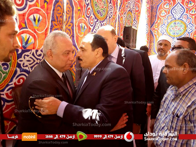 توافد القيادات الأمنية ورجال الدين إلى عزاء والدة محافظ الشرقية بفاقوس 1 توافد القيادات الأمنية ورجال الدين إلى عزاء والدة محافظ الشرقية بفاقوس