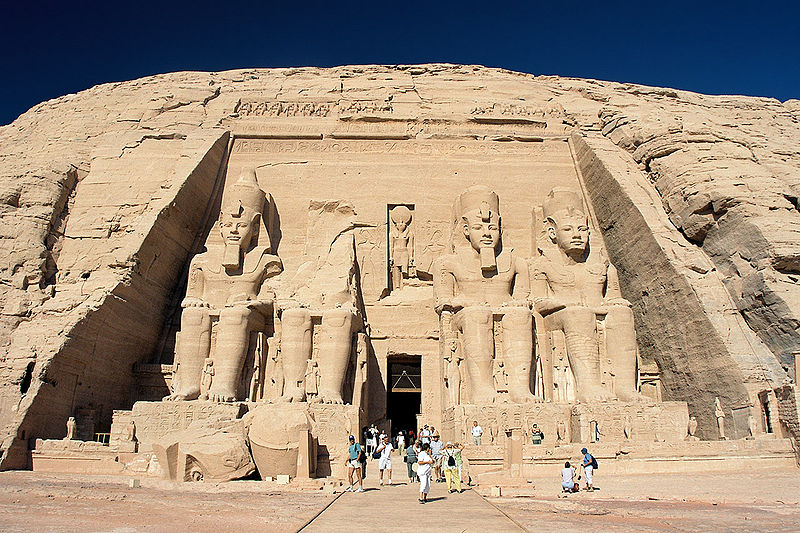 الحكومة تنفي بيع آثار مصرية لعرضها بمتحف اللوفر بأبو ظبي 1 %D8%A2%D8%AB%D8%A7%D8%B1
