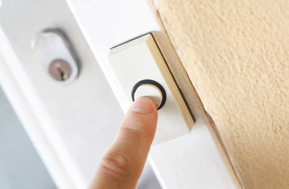 تفاصيل انفجار شقة سكنية بسبب جرس الباب .. احذروا هذا الأمر 1 %D8%AA%D9%81%D8%A7%D8%B5%D9%8A%D9%84 2