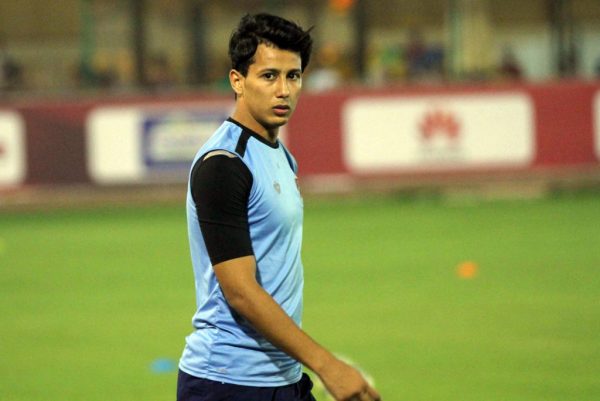 عمرو جمال يخضع لدروس خصوصية لقيادة هجوم المنتخب أمام أوغندا 1 30618 %D8%B9%D9%85%D8%B1%D9%88 %D8%AC%D9%85%D8%A7%D9%84 3