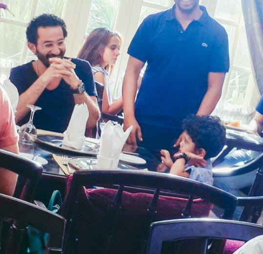 أسرار أول عمل يجمع أحمد حلمي بأصغر ممثل في مصر 2 42662 نظرة إعجاب من حلمى بياسين