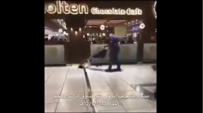 فيديو متداول لأب مصري يضرب طفله بلا رحمة يثير غضب رواد مواقع التواصل 1 jhhjhhj