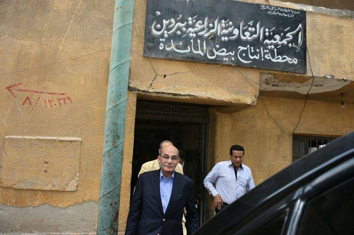 وزير الزراعة ومحافظ الشرقية في جولة تفقدية لمجازر ومزارع بلبيس 3 بردين