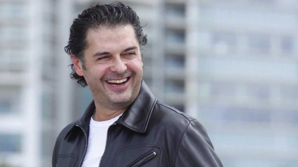 بعد حادثة سقوطه عالمسرح .. زوجة راغب علامة ترد على منتقديه 1 بعد حادثة سقوطه عالمسرح .. زوجة راغب علامة ترد على منتقديه