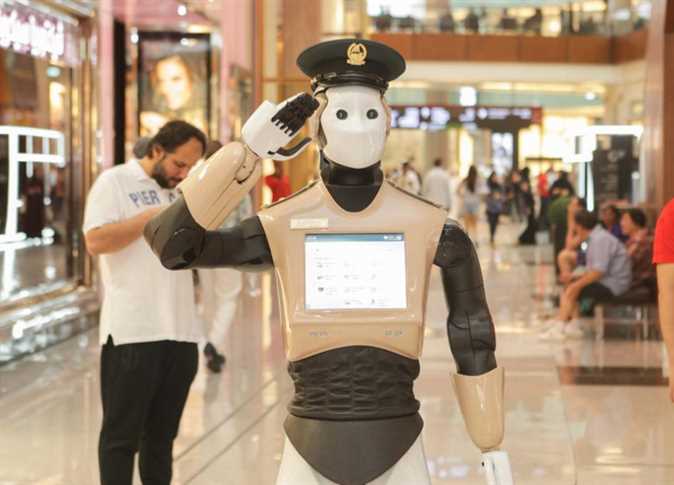 دبي تطلق أول روبوت ذكي يؤدي مهام رجل الشرطة 1 تعرف على الشرطي الروبوت الذي دخل الخدمة في شرطة دبي
