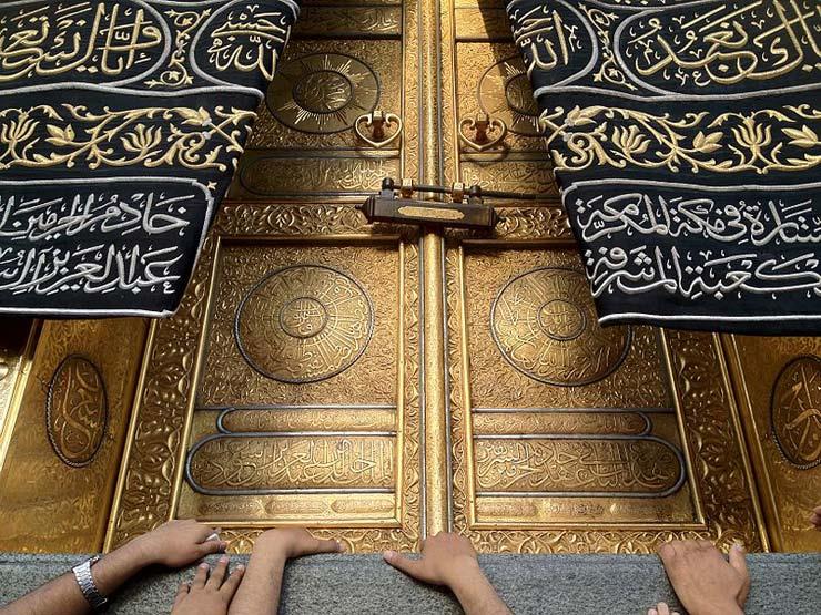 أسرار وتفاصيل «ستارة باب الكعبة» وما به من الكلمات والآيات الكريمة 1 ستارة الكعبة