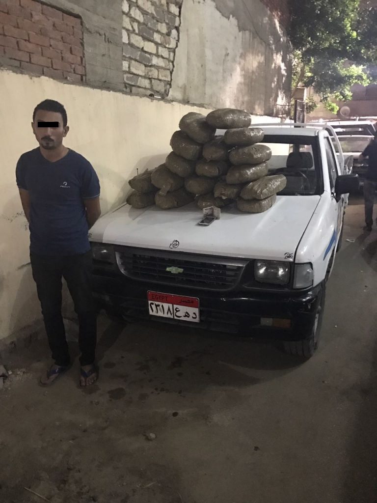 ضبط عاطل أثناء ترويجه 60 كيلو بانجو بمنشأة أبوعمر