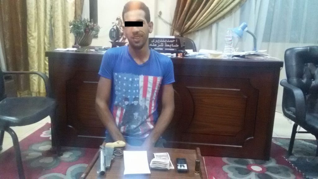 ضبط عاطل بحوزته سلاح ناري وهيروين بمنيا القمح