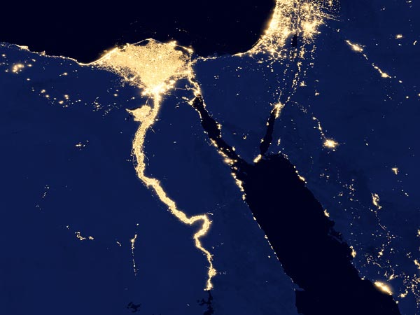 رائد فضاء روسي ينشر صورة لمصر ليلاً : أبهرت العالم 1 فضءا