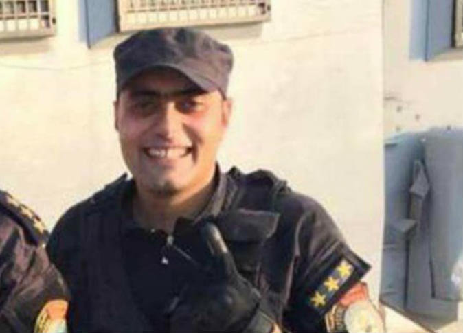 والد الشهيد عمرو صلاح: «مستعد أدخل الجيش تاني عشان أحارب الإرهاب» 1 %D9%88%D8%A7%D9%84%D8%AF %D8%A7%D9%84%D8%B4%D9%87%D9%8A%D8%AF %D8%B9%D9%85%D8%B1%D9%88 %D8%B5%D9%84%D8%A7%D8%AD
