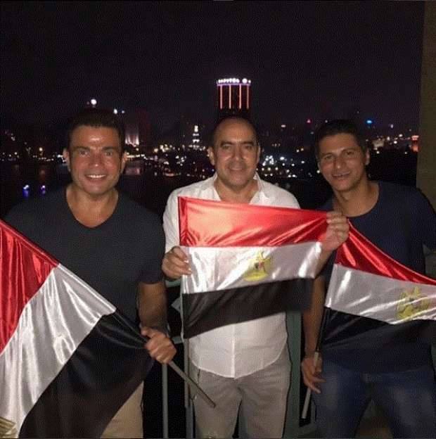«الفرحة الليلة» هدية عمرو دياب للشعب المصري بتأهل المنتخب لكأس العالم 1 «الفرحة الليلة» هدية عمرو دياب للشعب المصري بفوز المنتخب لكأس العالم 2018