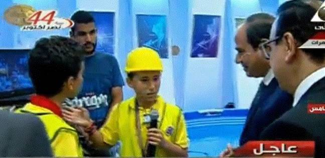 السيسي يشاهد رقص الروبوت بمعرض رواد تكنولوجيا المستقبل 1 السيسي 4