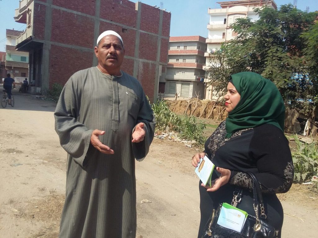 توعية للمواطنين بأبوكبير لتوضيح الإستفادة من قش الأرز 3