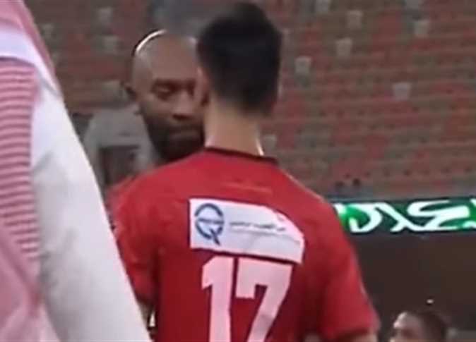 مشادة كلامية بين شيكابالا وزميله في فرق الرائد السعودي 1 شيكابالا