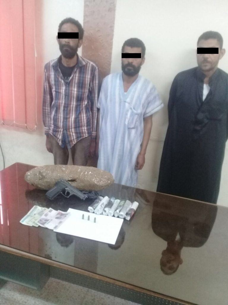 ضبط 3 أشخاص بحوزتهم سلاح ناري و3 كيلو بانجو بالحسينية