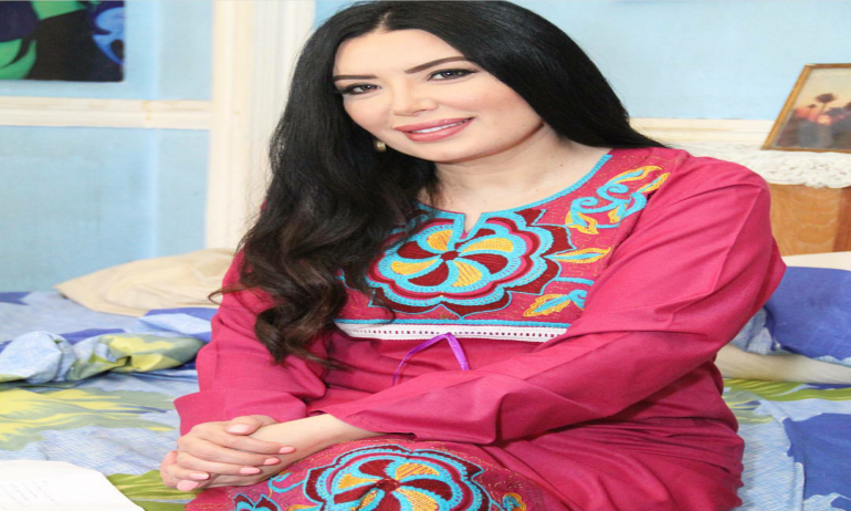 بعد 10 أعوام .. عبير صبري تظهر بالحجاب من جديد 1 عبايى
