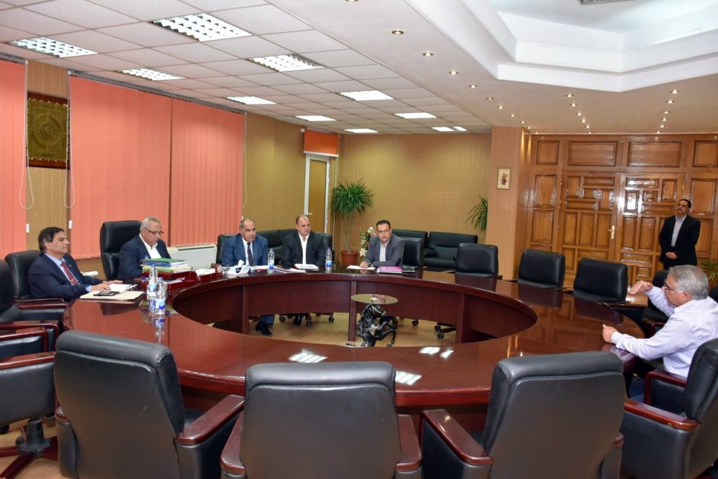 محافظ الشرقية يترأس